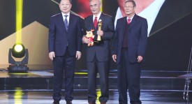 韩鹏四连胜再战上海申花，足球转正之路关键挑战